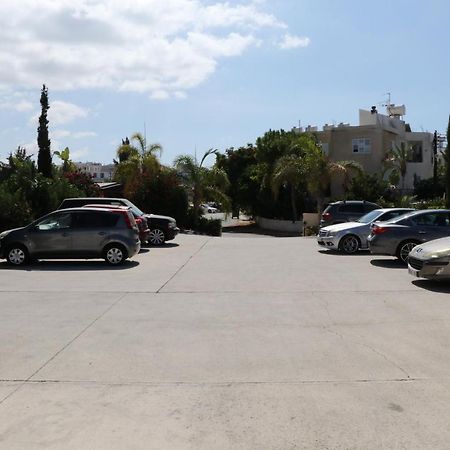 Sunset Apartment With Pool & 10 Mins To Venus Beach Paphos Exterior foto