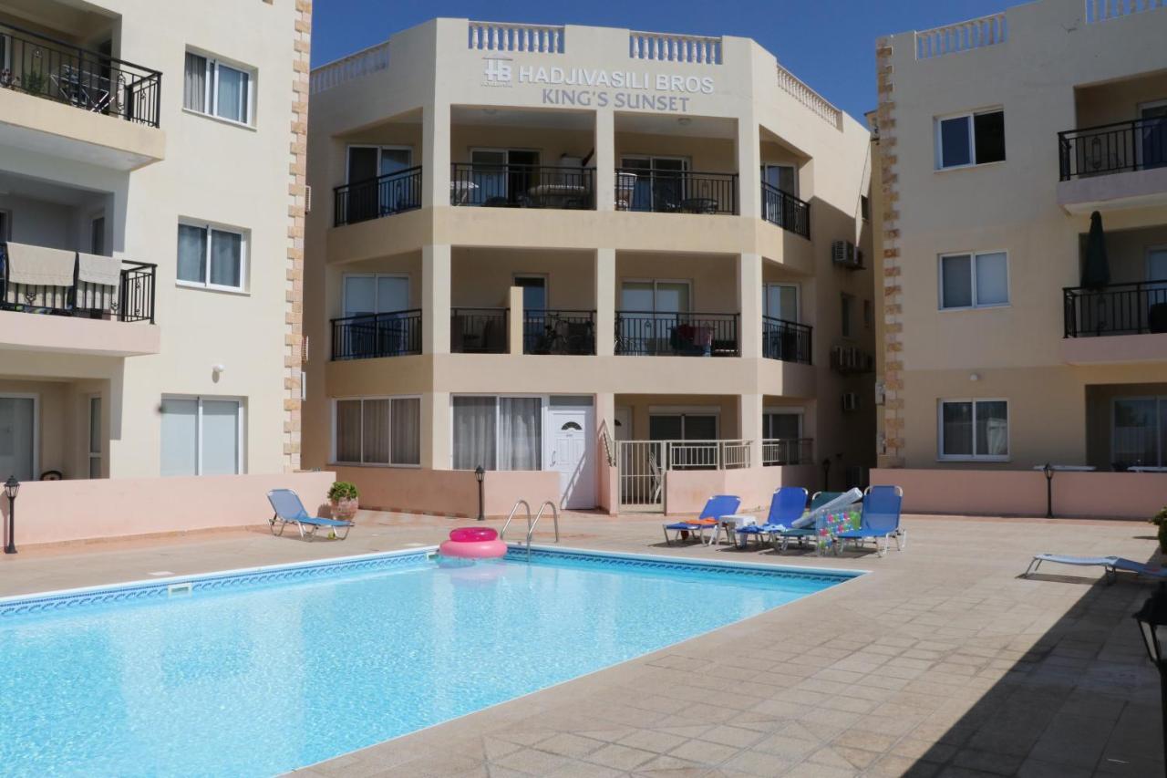Sunset Apartment With Pool & 10 Mins To Venus Beach Paphos Exterior foto